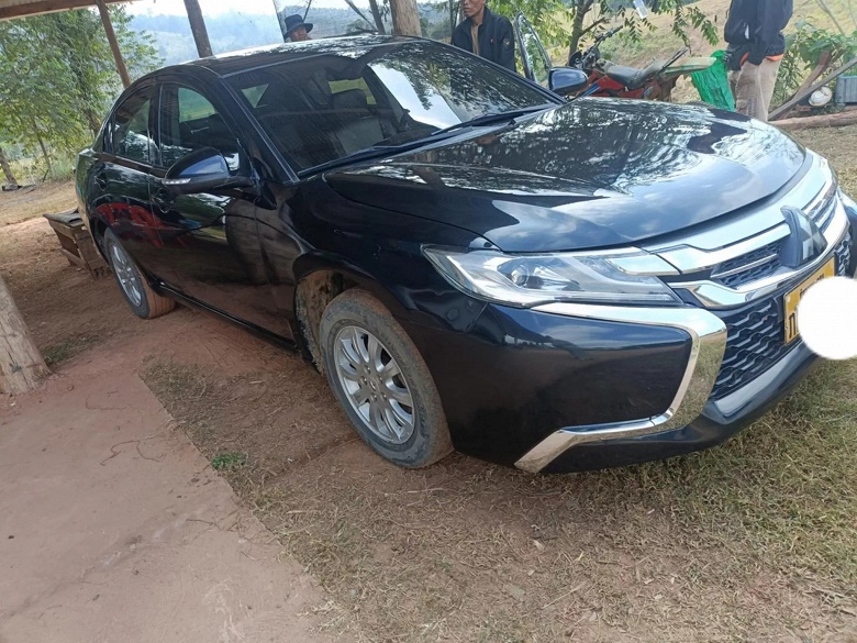 Если бы Mitsubishi выпустила новый Galant: уникальный «франкенштейн» с деталями от Mitsubishi Pajero Sport и Toyota Fortuner выставлен на продажу - 1 Если бы Mitsubishi выпустила новый Galant: уникальный «франкенштейн» с деталями от Mitsubishi Pajero Sport и Toyota Fortuner выставлен на продажу