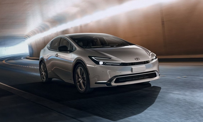 Новейший Toyota Prius сильно подешевел в России: машину пятого поколения в кузове XW60 можно заказать за 3,5 млн рублей - 1 Новейший Toyota Prius сильно подешевел в России: машину пятого поколения в кузове XW60 можно заказать за 3,5 млн рублей