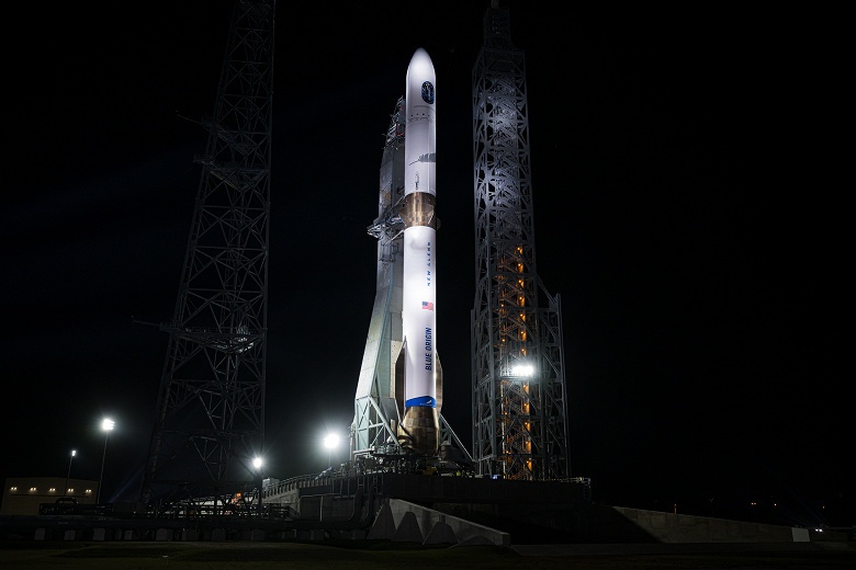 «Мы сделали это!». Далеко не с первого раза, но Blue Origin все же запустила тяжелую ракету New Glenn — в будущем она составит конкуренцию ракетам SpaceX - 1 «Мы сделали это!». Далеко не с первого раза, но Blue Origin все же запустила тяжелую ракету New Glenn — в будущем она составит конкуренцию ракетам SpaceX