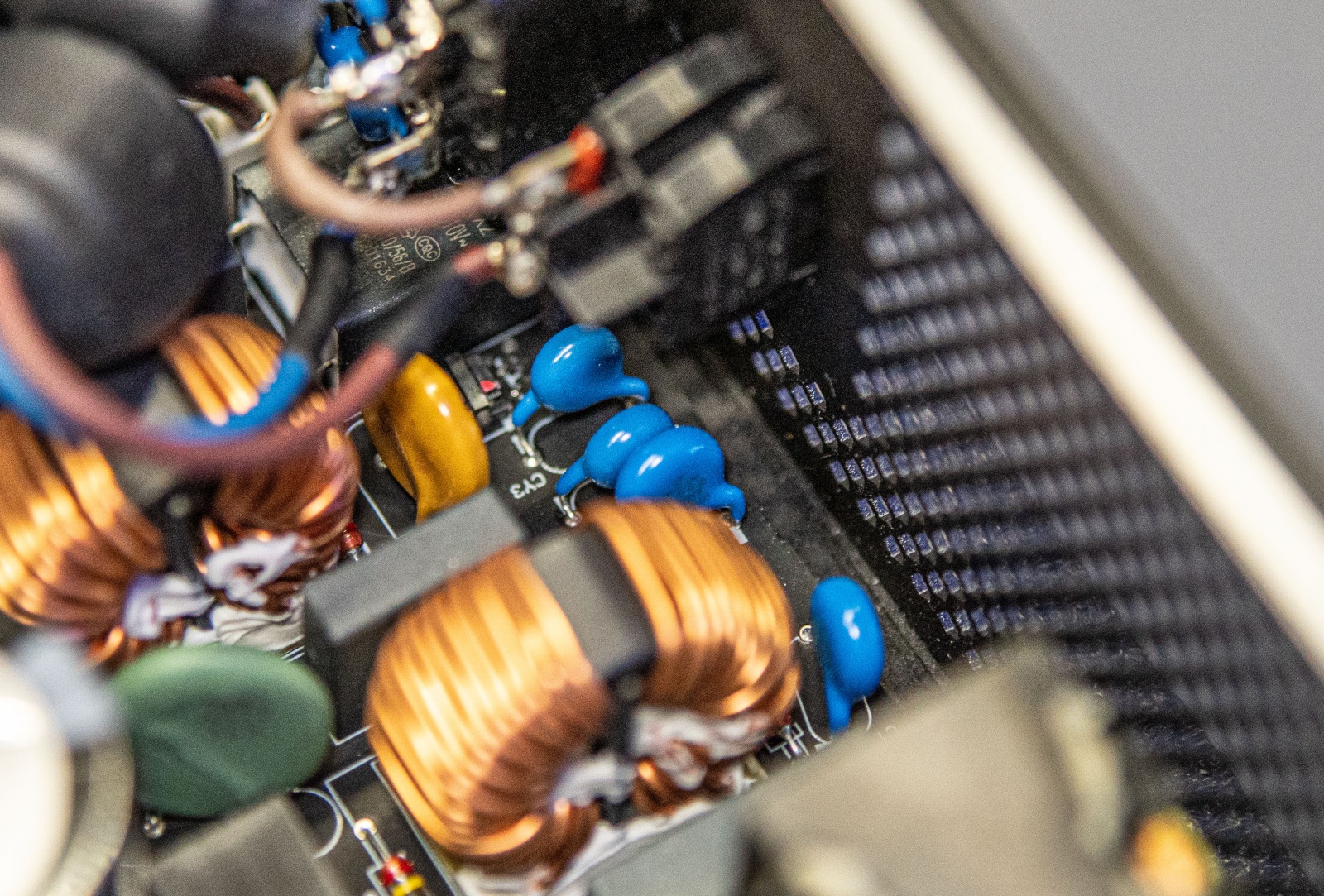 Разбираем и тестируем блок питания XPG Fusion 1600Вт — Gan, планарный трансформатор, и мощность на грани разумного - 24 Разбираем и тестируем блок питания XPG Fusion 1600Вт — Gan, планарный трансформатор, и мощность на грани разумного - 24