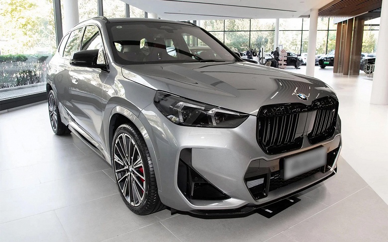 Такой BMW есть только в Китае, но теперь &mdash; и в России. Дилер привез 300-сильный полноприводный кроссовер BMW X1 Long M35i xDrive