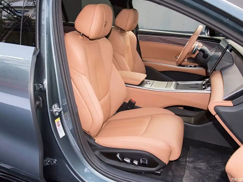 Этот флагман BYD станет сильным конкурентом BMW 5 серии и Mercedes-Benz E-класса. Представлен BYD Han L: 1101 л.с., 2,7 с до 100 км/ч, полный привод и &laquo;Глаз Бога&raquo; за 41 тыс. долларов