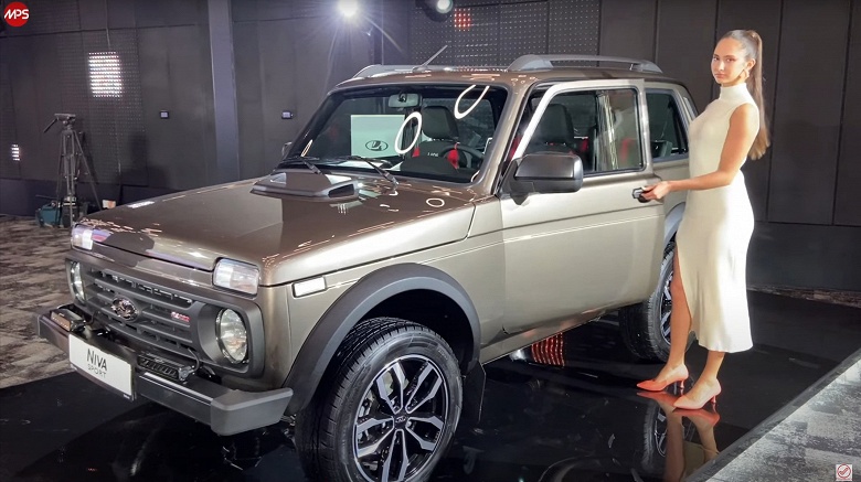 «Поменяли положение рулевой колонки, чтобы удобно было сидеть, убрали тягу Панара, поменяли настройки подвески». Главный редактор «За рулем» рассказал о новой Lada Niva Sport - 1 «Поменяли положение рулевой колонки, чтобы удобно было сидеть, убрали тягу Панара, поменяли настройки подвески». Главный редактор «За рулем» рассказал о новой Lada Niva Sport