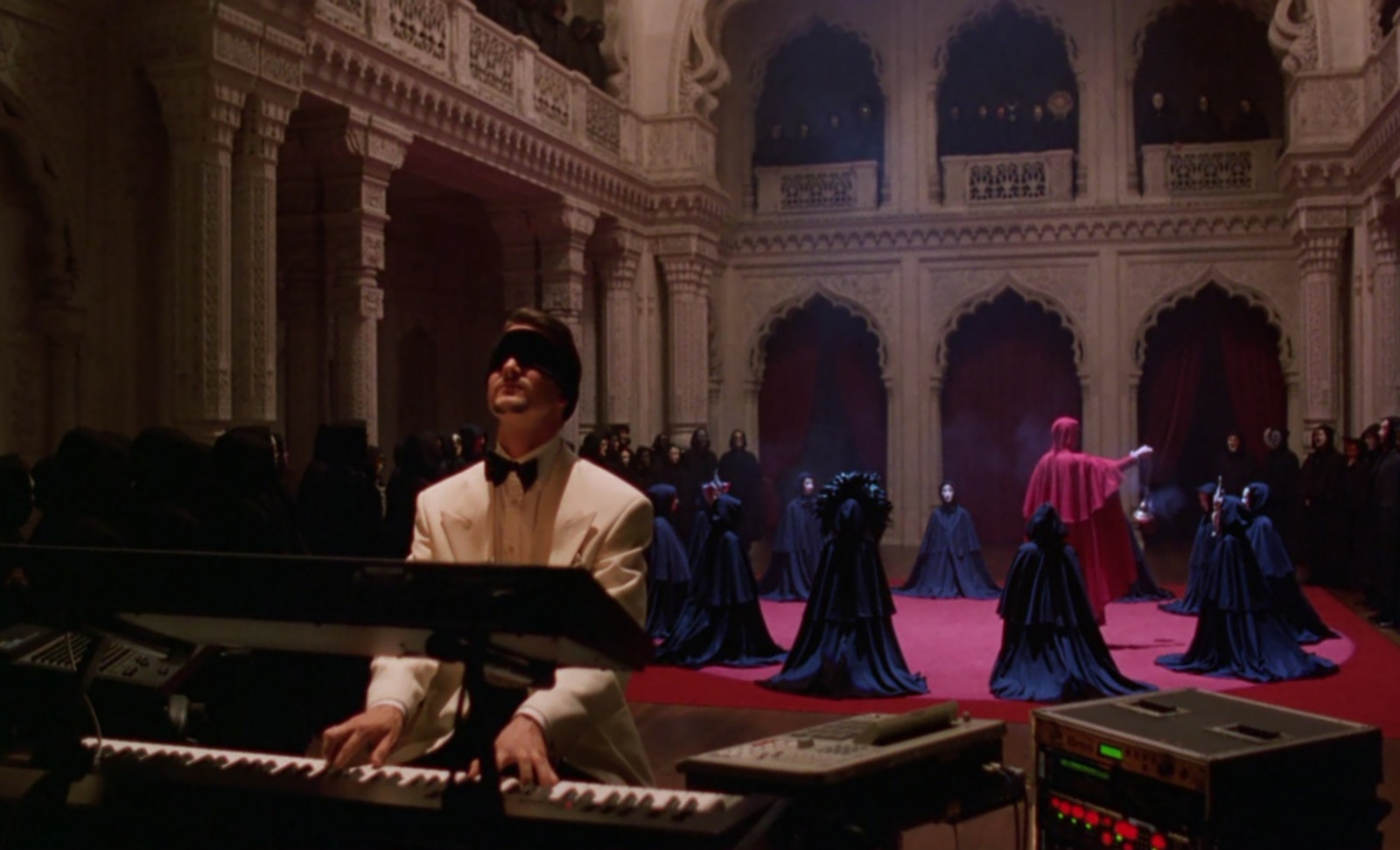 Кто поджёг Лос-Анджелес? Свежая конспирология о виноватых НЛО, Пи Дидди, урбанистах и корюшке - 6