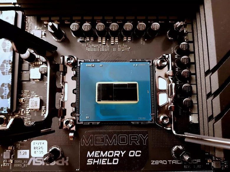 Новые процессоры Intel действительно отличные, просто плохо стартовали? Intel говорит, что последний патч повысит производительность до 97%