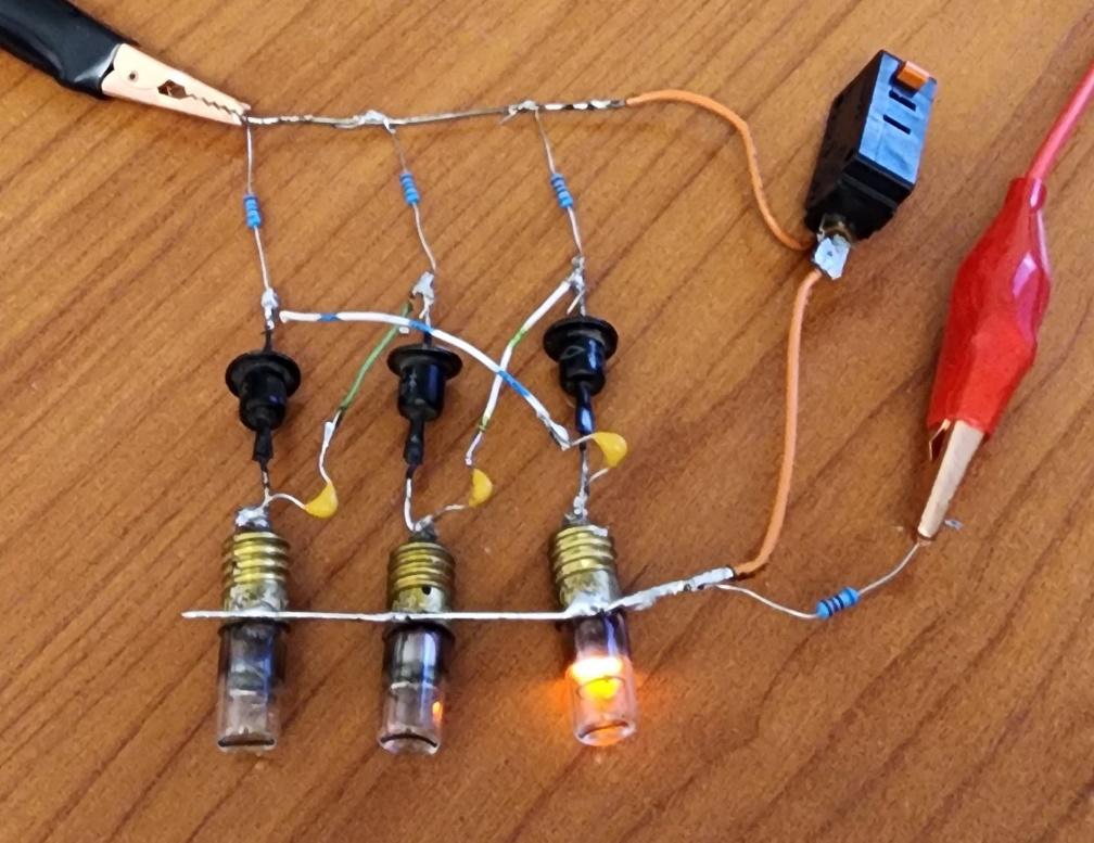 Изображение выглядит как кабель, Электрическая проводка, Термоусадочная трубка, инструмент  Автоматически созданное описание