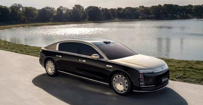 Rolls-Royce, уступи дорогу: &laquo;800-й&raquo; лимузин Huawei Maextro, который ожидается в России, показали в новом варианте