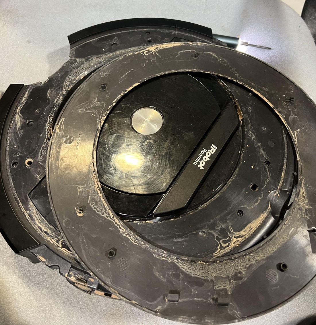 Неожиданные последствия стихийных бедствий: как я пытался робот-пылесос iRobot отремонтировать - 11