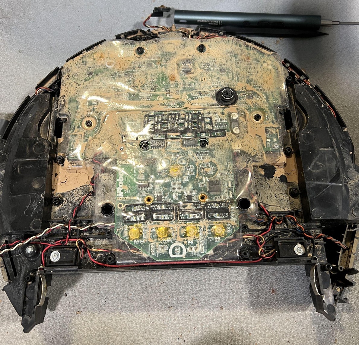 Неожиданные последствия стихийных бедствий: как я пытался робот-пылесос iRobot отремонтировать - 16
