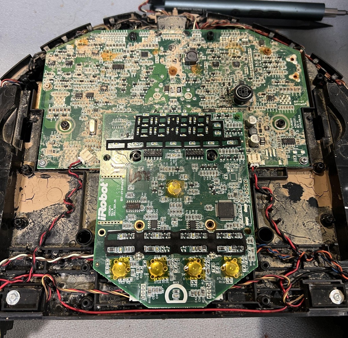 Неожиданные последствия стихийных бедствий: как я пытался робот-пылесос iRobot отремонтировать - 17