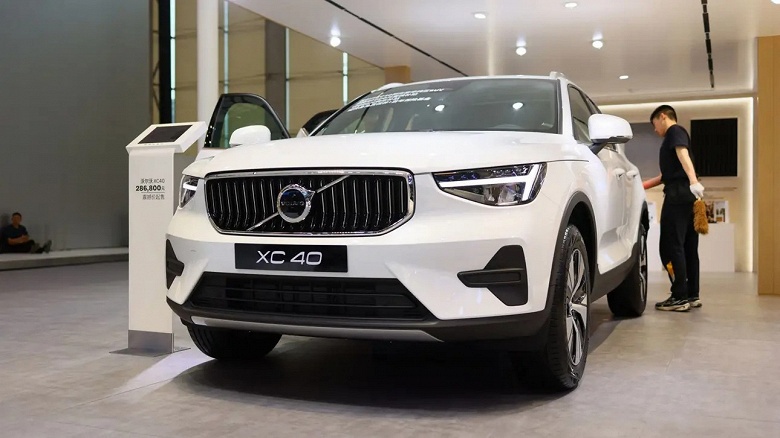 Новенькие Volvo XC40 впервые появились у российских дилеров - 1 Новенькие Volvo XC40 впервые появились у российских дилеров