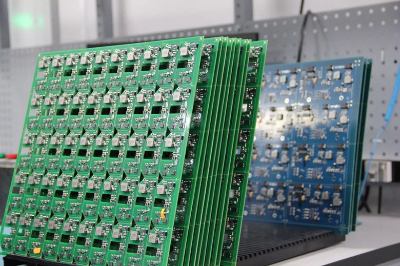 Производство линз, автомобильных фар и печатных плат для российских и белорусских машин освоили на заводе «Руденск» - 3 Производство линз, автомобильных фар и печатных плат для российских и белорусских машин освоили на заводе «Руденск»