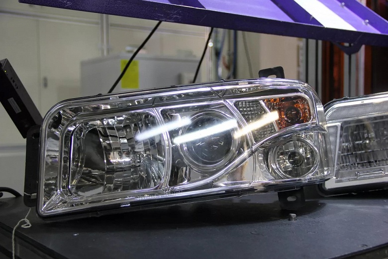 Производство линз, автомобильных фар и печатных плат для российских и белорусских машин освоили на заводе «Руденск» - 1 Производство линз, автомобильных фар и печатных плат для российских и белорусских машин освоили на заводе «Руденск»