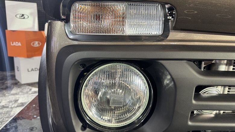 Ярче, долговечнее и экономичнее, но, правда, дороже. Самая дешёвая Lada Niva Legend получила светодиодные дневные ходовые огни