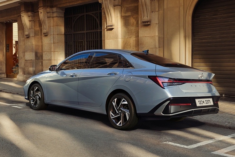 Hyundai Elantra/Avante 2025 впервые начали продавать в России &mdash; недорого