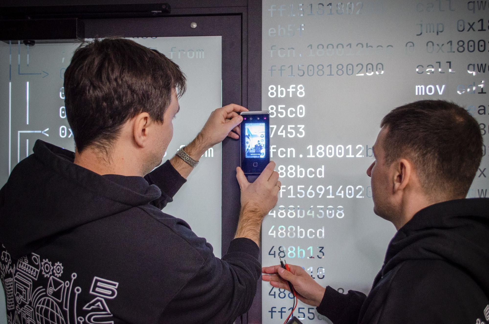 Red Team против умного замка: взламываем биометрическую СКУД при помощи скрепки и магнита - 7 Red Team против умного замка: взламываем биометрическую СКУД при помощи скрепки и магнита - 7