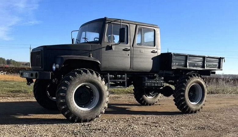 Экстремальный вездеход &laquo;ГАЗ Егерь&raquo; с клиренсом в полметра и крошечным пробегом выставили на продажу
