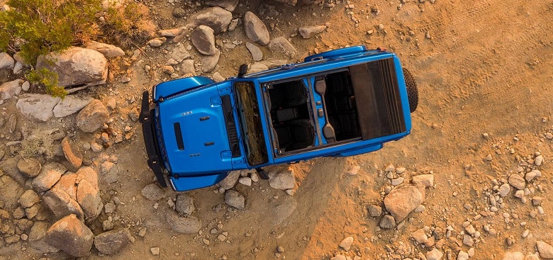 Самый мощный Jeep Wrangler в России: 6,4-литровый двигатель V8 SRT Hemi на 481 л.с., лютая динамика, полный привод, усиленные мосты