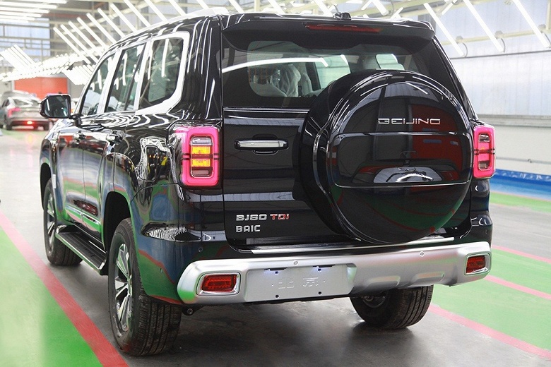 В России наладили выпуск замены Toyota Land Cruiser. Полноприводный внедорожник BAIC BJ60 отечественного производства скоро поступит в продажу