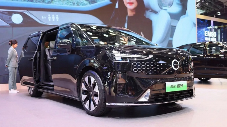 Первый в истории минивэн Volvo так и не добрался до Европы. Компания отложила планы по выпуску Volvo EM90 - 1 Первый в истории минивэн Volvo так и не добрался до Европы. Компания отложила планы по выпуску Volvo EM90