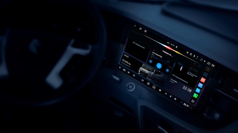 КамАЗы оснастили голосовым помощником. С ним можно звонить по телефону, слушать музыку и настраивать кондиционер