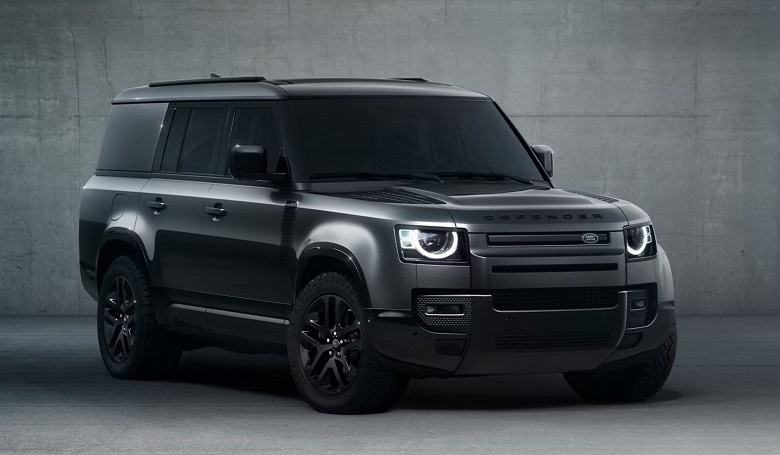 Роскошный британский премиум уже в России. У дилера появился большой 8-местный Land Rover Defender 130 с 300-сильным мотором и полным приводом