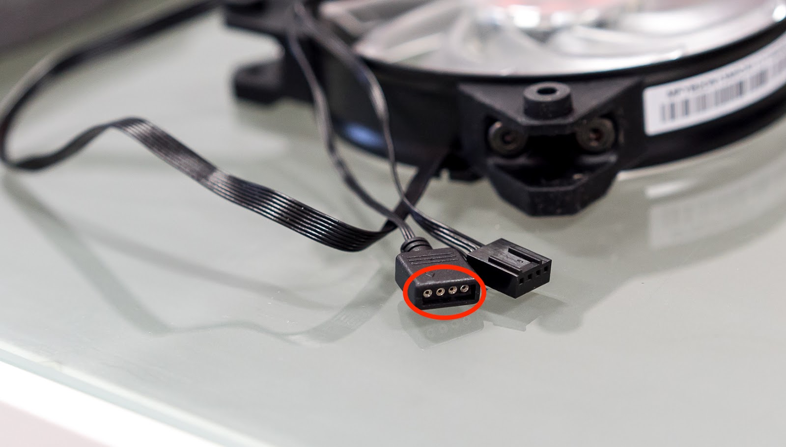 Так выглядит 4-пиновый разъем 12V-R-G-B