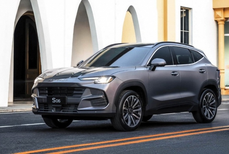 Сверхпопулярный в России Jetour Dashing обновился и нарастил мощность до 360 л.с. Он едет к нам под другим названием