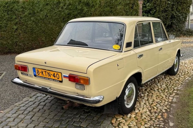 Веселая и оригинальная советская классика за 500 тыс. рублей. В Нидерландах продают редкую Lada 1200 - 2 Веселая и оригинальная советская классика за 500 тыс. рублей. В Нидерландах продают редкую Lada 1200