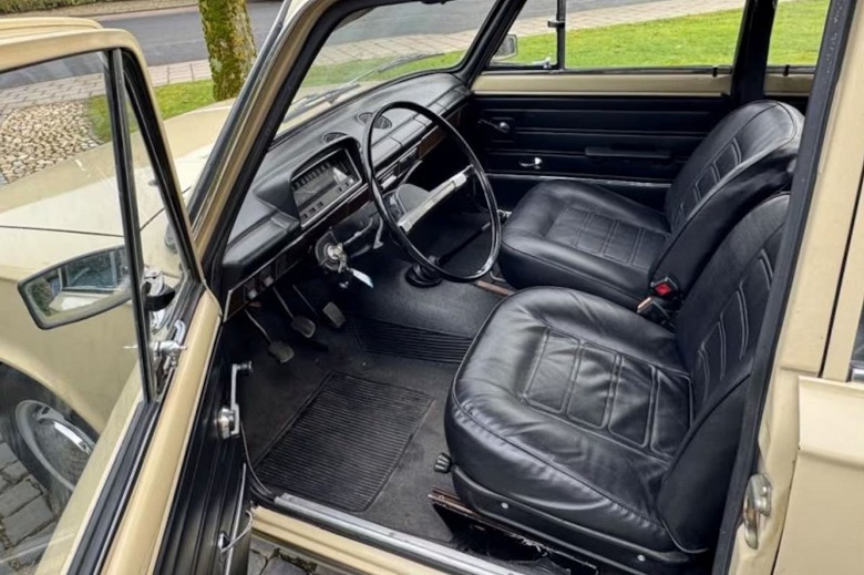 Веселая и оригинальная советская классика за 500 тыс. рублей. В Нидерландах продают редкую Lada 1200 - 4 Веселая и оригинальная советская классика за 500 тыс. рублей. В Нидерландах продают редкую Lada 1200