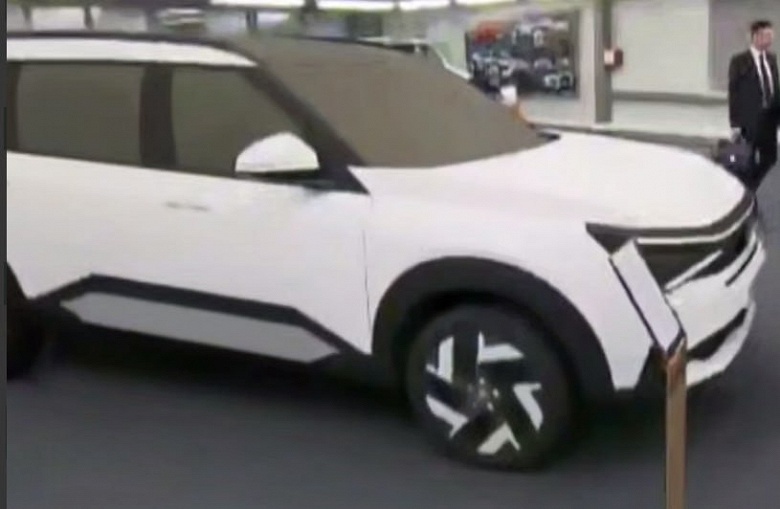 АвтоВАЗ показал Путину новую Lada T-134 и макет минивэна Lada B-Van. Они создаются на базе Lada Vesta