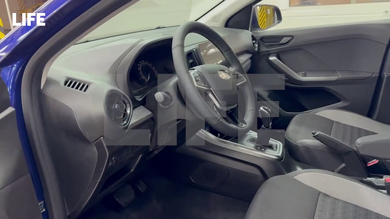Lada Iskra с &laquo;автоматом&raquo; показали изнутри