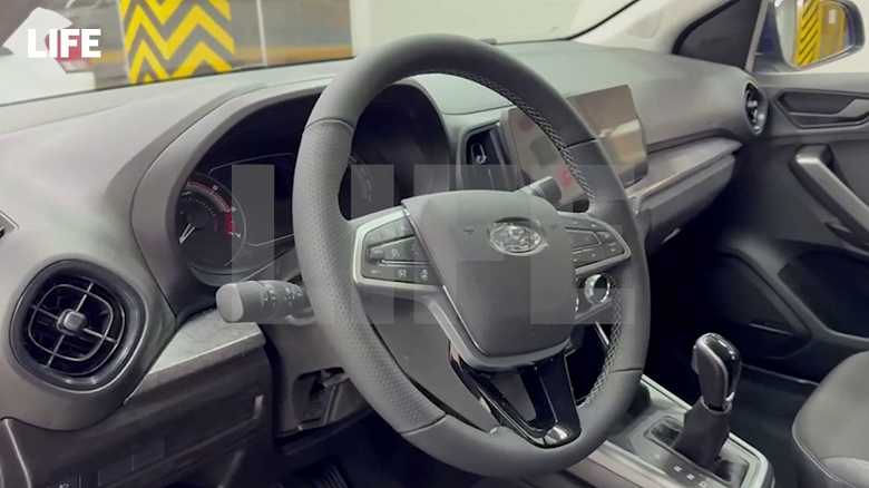 Lada Iskra с «автоматом» показали изнутри - 1 Lada Iskra с «автоматом» показали изнутри