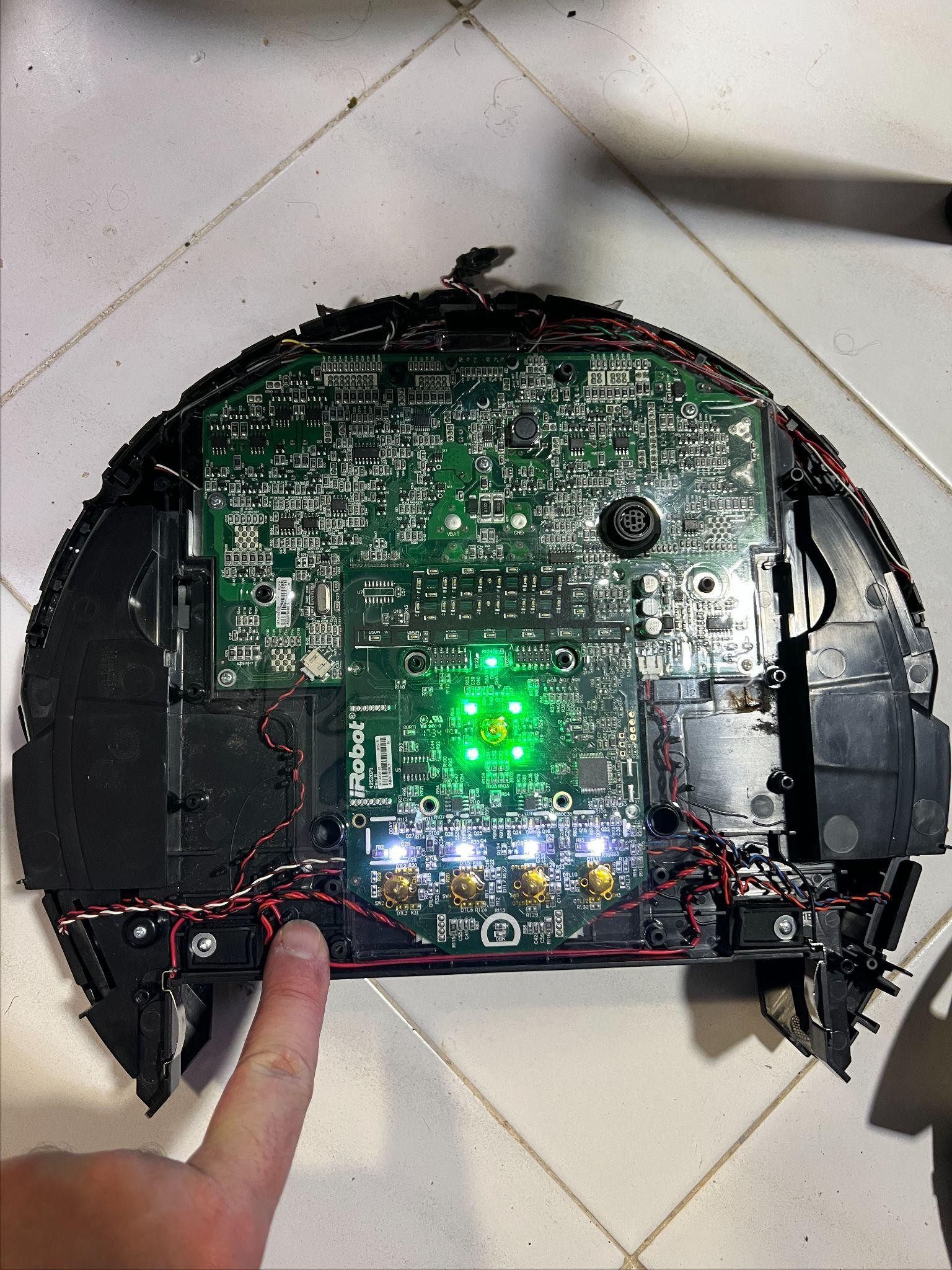 Как «утонувший» робот помог починить своего «собрата». Ремонтируем iRobot Roomba 880 - 19 Как «утонувший» робот помог починить своего «собрата». Ремонтируем iRobot Roomba 880 - 19