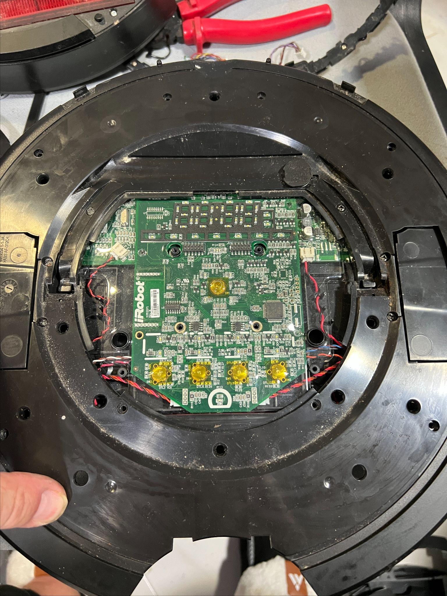 Как «утонувший» робот помог починить своего «собрата». Ремонтируем iRobot Roomba 880 - 20 Как «утонувший» робот помог починить своего «собрата». Ремонтируем iRobot Roomba 880 - 20