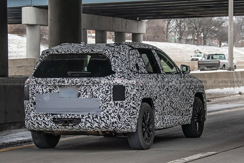 Совершенно новый Toyota RAV4 2026 засняли на дорогах в США - 3 Совершенно новый Toyota RAV4 2026 засняли на дорогах в США