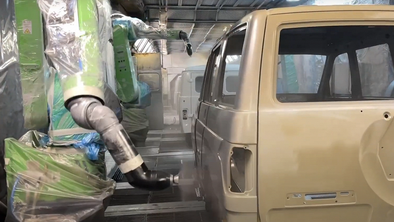 Вкалывают роботы, а не человек. Так качественно &laquo;Буханки&raquo;, &laquo;Патриоты&raquo; и автомобили Sollers не красили ещё никогда