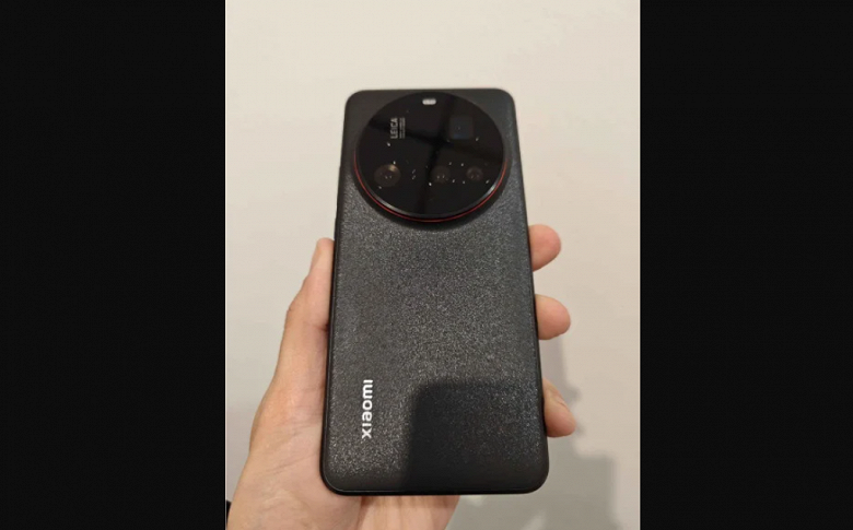 Это Xiaomi 15 Ultra. Первое живое фото и подробности о флагманском смартфоне