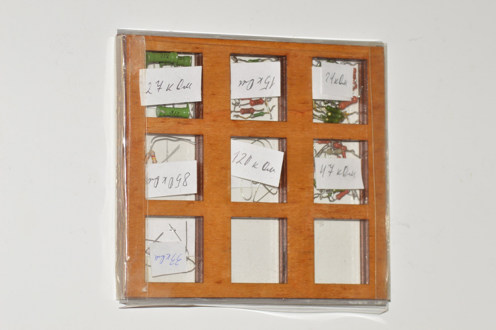 Планшетка с резисторами