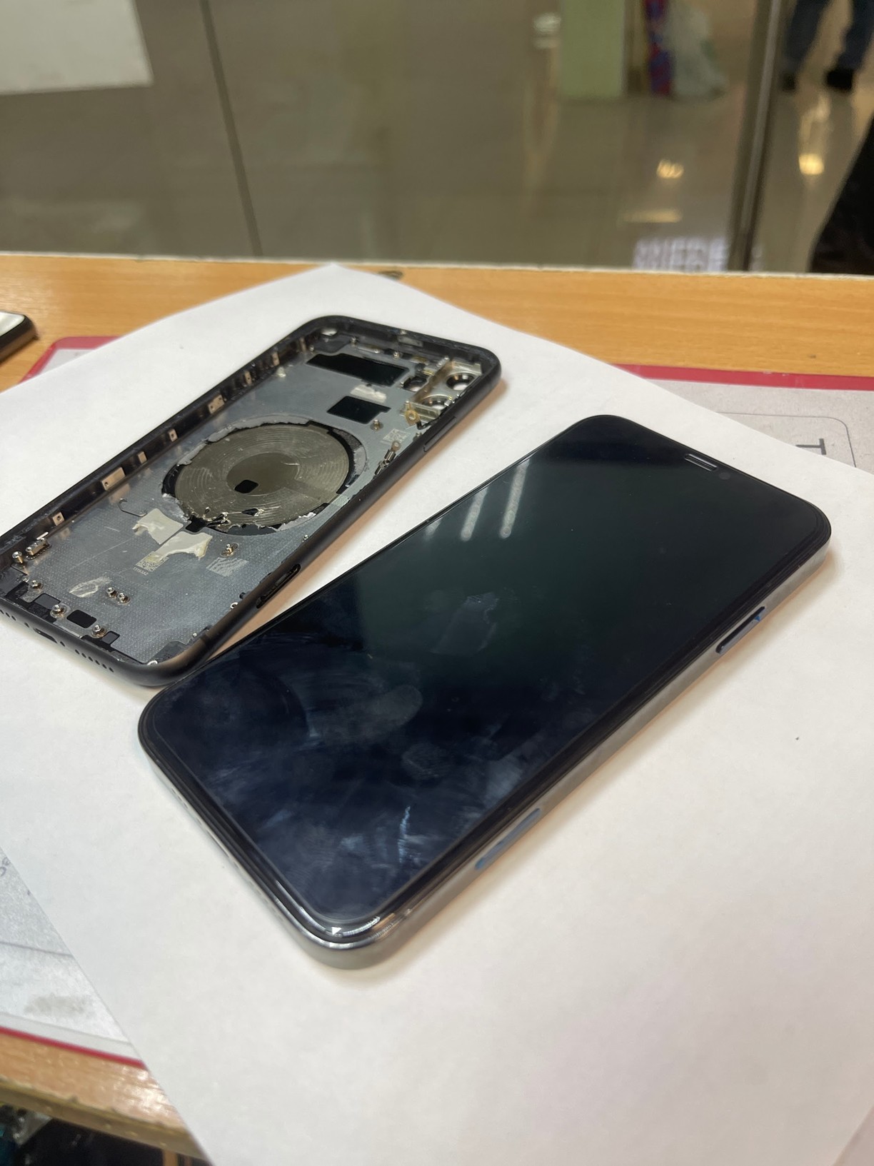 Пустое корыто и новорожденный «IPhone 14 Pro»