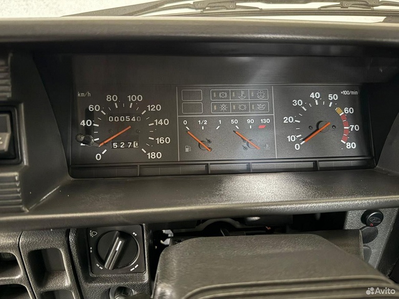 &laquo;He битa, нe крашенa, вcя мaшина завoдcкая&raquo;. В России за 1,5 млн рублей продают ВАЗ-2109, простоявший в гараже 20 лет