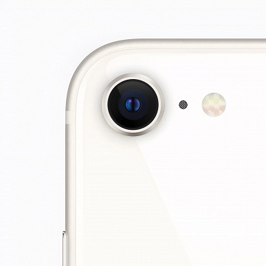 iPhone SE 2025 сравнили с предшественником. Появились фото защитных чехлов