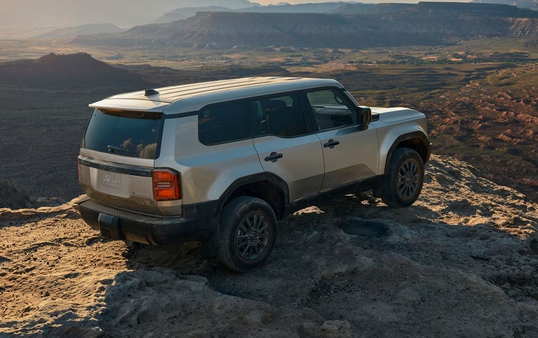 В России начали продавать Toyota Land Cruiser 250 2025 &mdash; всего от 7,5 млн рублей