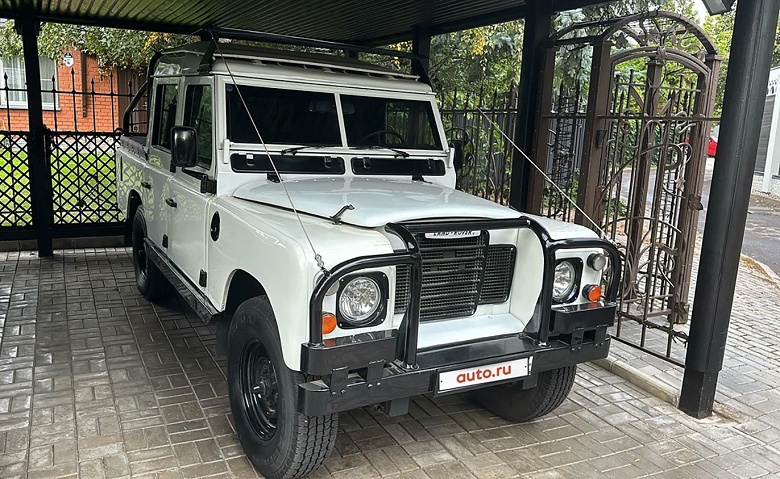 &laquo;Второй такой машины в России нет&raquo;. За 3,5 млн рублей продают уникальный Land Rover Series III &mdash; настоящий внедорожник, на котором и в лес, и на сафари