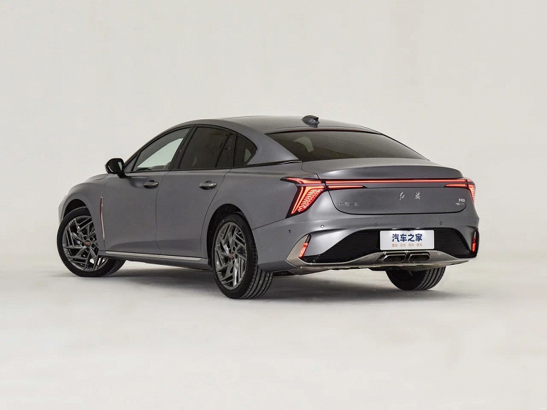 Замена Skoda Superb с 8-ступенчатым &laquo;автоматом&raquo; и 245-сильным мотором &mdash; за примерно 5 млн рублей. Дилер назвал предварительную стоимость Hongqi H6 и рассказал о позиционировании новинки