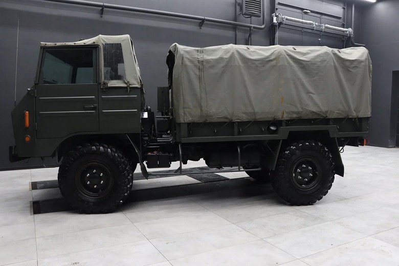 &laquo;Аналог &laquo;ГАЗ-66&raquo;, только на автомате и с кондиционером&raquo;. В России продают полноприводный грузовик Toyota Mega Cruiser