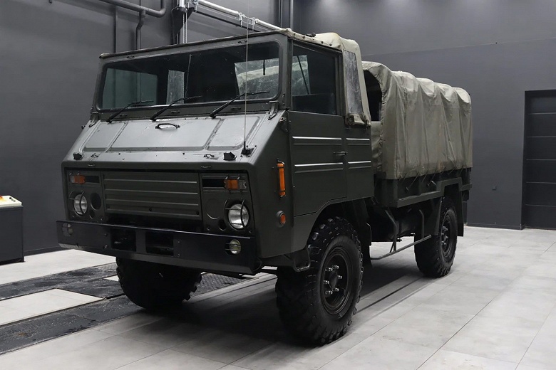 &laquo;Аналог &laquo;ГАЗ-66&raquo;, только на автомате и с кондиционером&raquo;. В России продают полноприводный грузовик Toyota Mega Cruiser