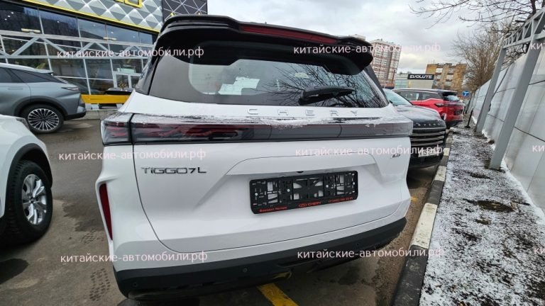 В Россию приехали новые Chery Tiggo 7L, да ещё и с физическими кнопками вместо сенсорных. Их будут продавать официально