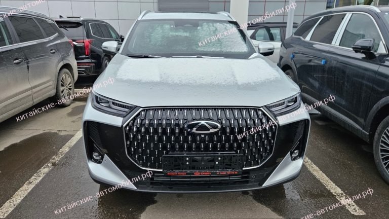В Россию приехали новые Chery Tiggo 7L, да ещё и с физическими кнопками вместо сенсорных. Их будут продавать официально