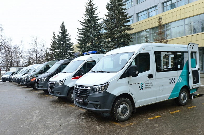 Представлен российский минивэн для большой семьи. Покупателям предложат целых четыре версии на базе &laquo;Соболя&raquo;